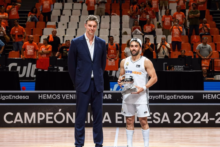 Facundo Campazzo hace historia al ganar su quinta Liga ACB en España y ser reconocido como MVP de la final por una leyenda