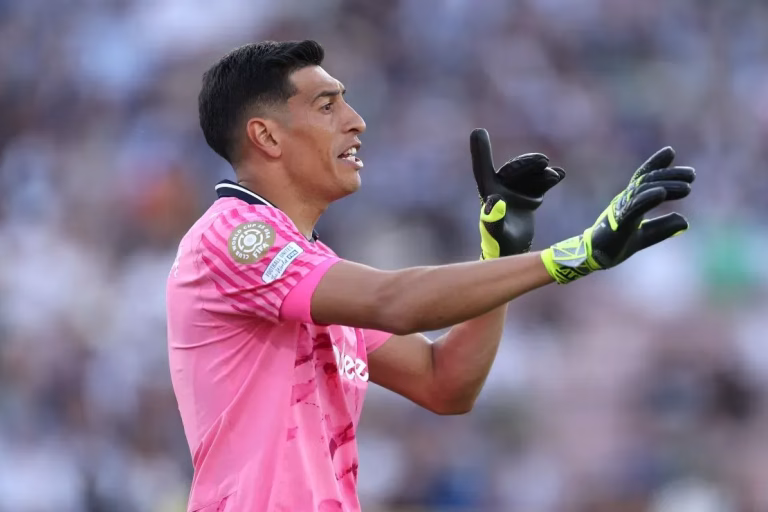 Monterrey considera un cambio en la portería frente a River: Andrada en la cuerda floja