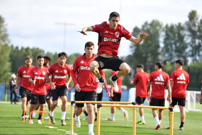 Santiago Simón recibe el alta médica y estará disponible para jugar contra Inter: será titular o suplente