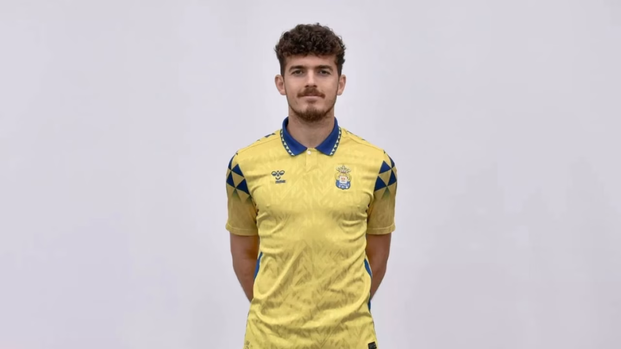 Tragedia en España: un futbolista de 23 años fallece tras ser atropellado, generando gran conmoción en el deporte