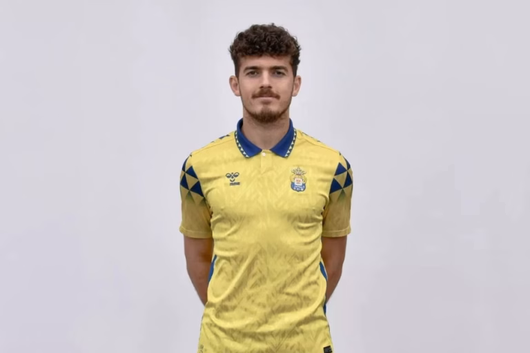 Tragedia en España: un futbolista de 23 años fallece tras ser atropellado, generando gran conmoción en el deporte