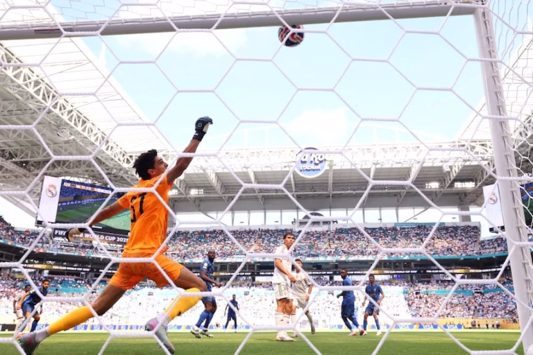 Domingo emocionante: cuatro partidos destacados marcan la continuidad del Mundial de Clubes