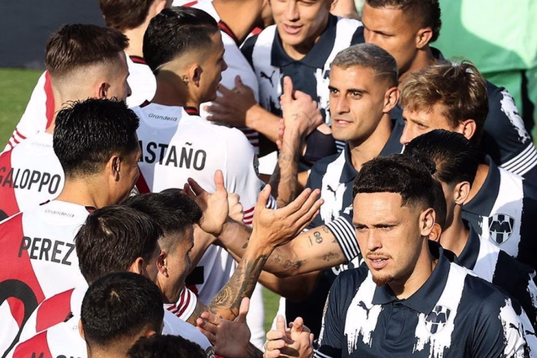 hinchas de river critican a un jugador tras el empate frente a monterrey en la copa libertadores