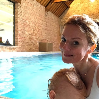Geri en la piscina con