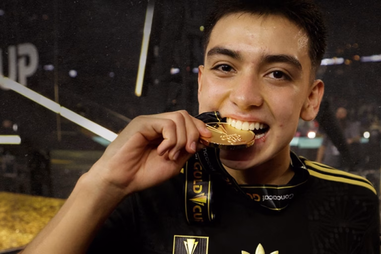 Gilberto Mora, el joven futbolista mexicano que supera récords de Pelé y Lamine Yamal a sus 16 años