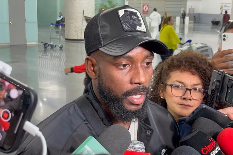 Álvaro Angulo se establece en la CDMX para cubrir la temporada de los Pumas en el fútbol mexicano