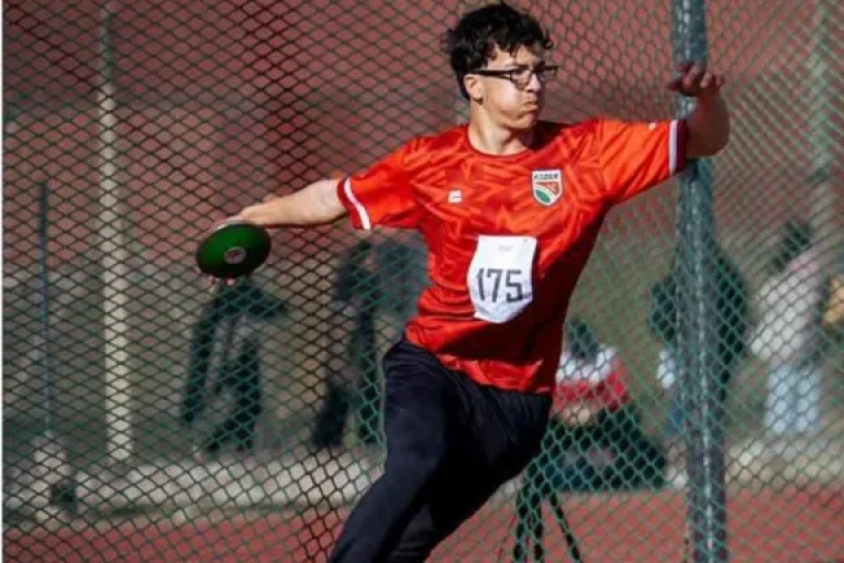 Luciano Gómez Rabella se consagró campeón en lanzamiento de disco