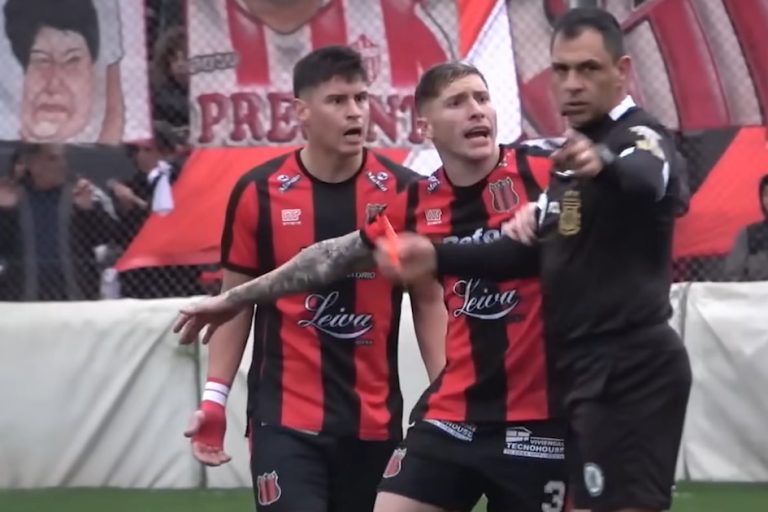 Escándalo en la B Nacional: le redujeron el sueldo tras ser expulsado dos veces, se enfrentó a la dirigencia y se desvinculó del club