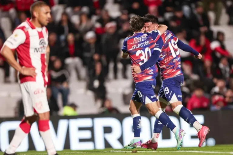 Unión aplastó a Instituto de Córdoba y cortó una larga racha sin triunfos de visitante