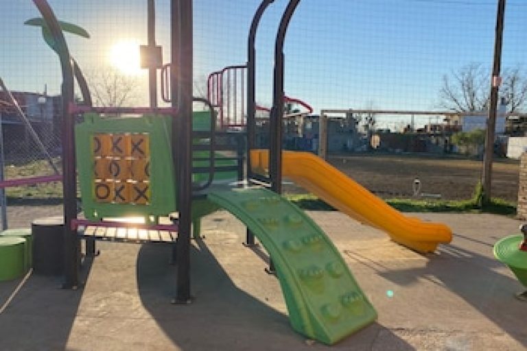 Abuela con sus nietos en casa se convierte en testigo de balacera en Rosario y recibe dos impactos de bala