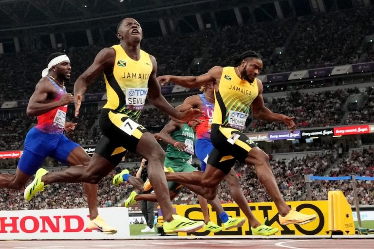 Jamaica brilla en velocidad: Oblique Seville, el “heredero” de Usain Bolt, ganó los 100 metros en Tokio con 9.77s, superando a Thompson