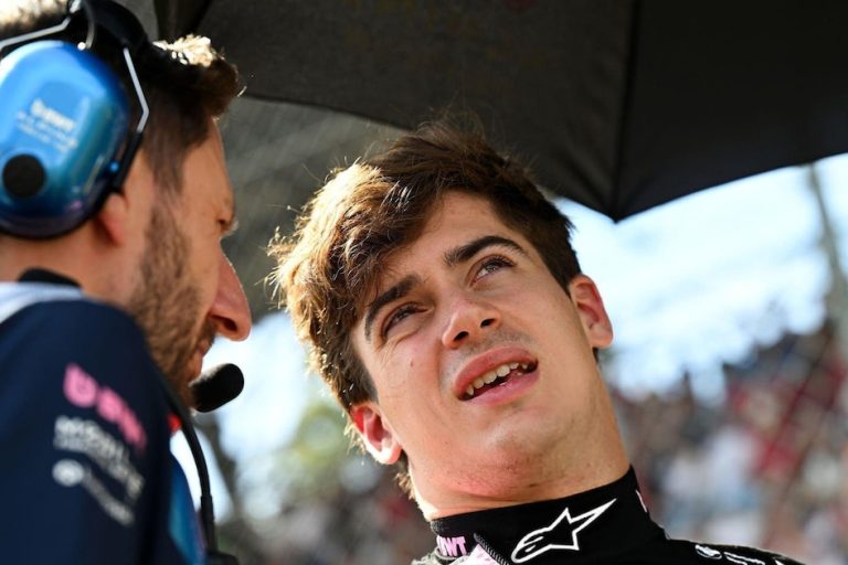 Audios de Colapinto con su ingeniero en Bakú: mensajes a los mecánicos y bronca por el choque de Albon que lo dejó 19°