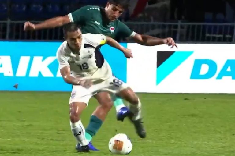 “Jamás me habían hecho una falta así”: la terrible patada que recibió el “Messi tailandés” y que recorrió el mundo. Chanathip se fue en camilla de la final de la King’s Cup 2025