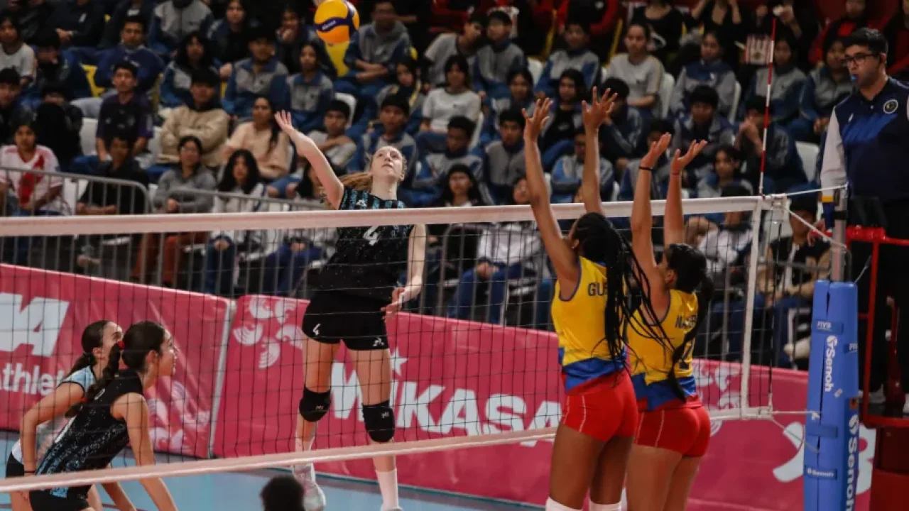 Vóley: la paranaense Catalina Borrero Müller sumó 10 puntos en otra victoria de Argentina