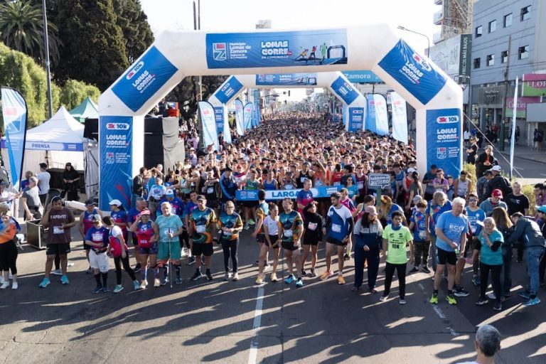 Más de 10 mil corredores se sumaron a “Lomas Corre en Comunidad”, donando ropa deportiva para clubes de barrio en Lomas de Zamora