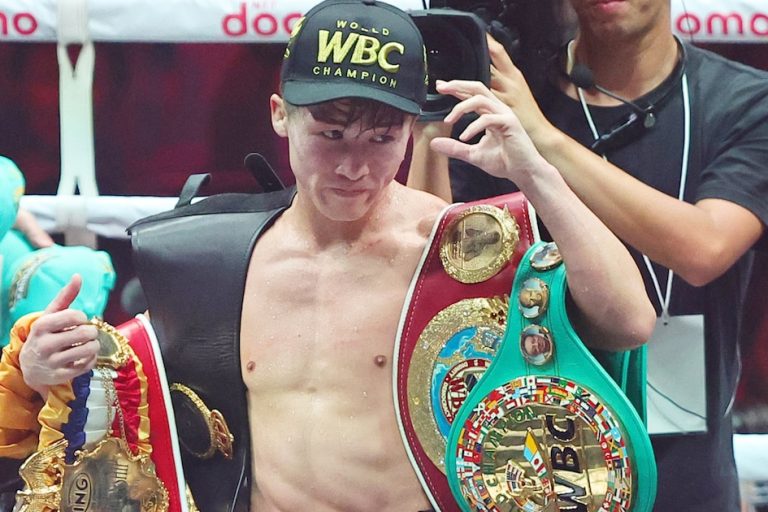 Naoya Inoue, el “Monstruo”, reafirmó su dominio en el boxeo al vencer al uzbeko Akhmadaliev y retener sus títulos supergallo
