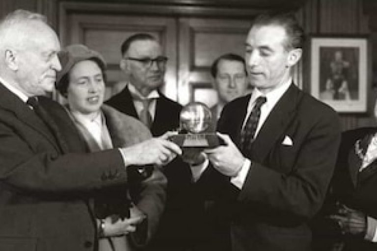 El ‘mago del regate’: la historia del primer ganador del Balón de Oro que nunca fue expulsado