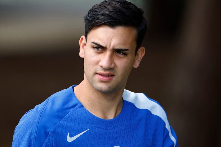 El DT metió sobre la hora a Facundo Buonanotte en la lista del Chelsea para la Champions por la lesión de Darío Essugo