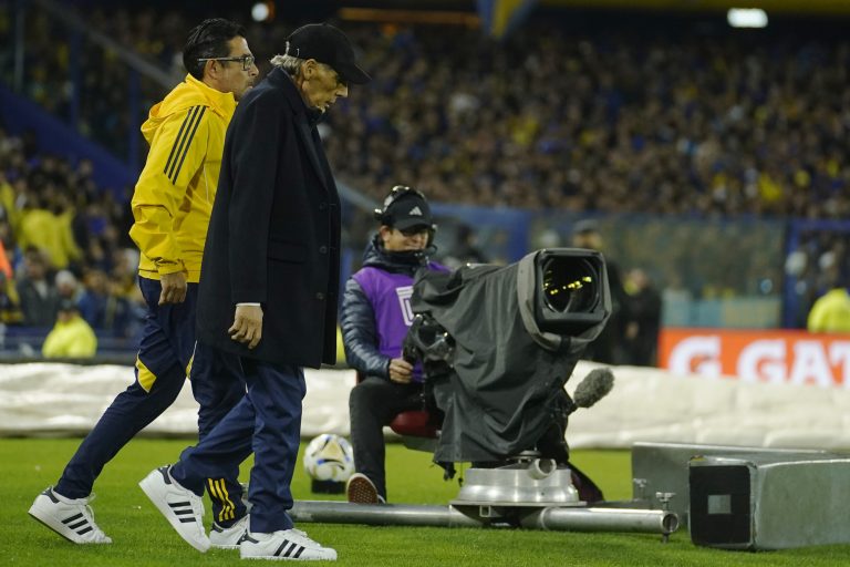 El ida y vuelta de Russo con un periodista que le consultó por qué solo metió un cambio