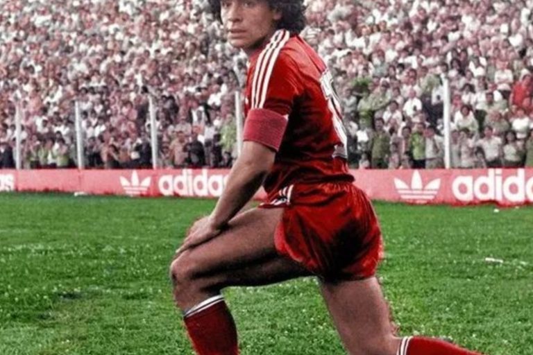 La vez que el Argentinos de Maradona cayó contra Independiente Rivadavia