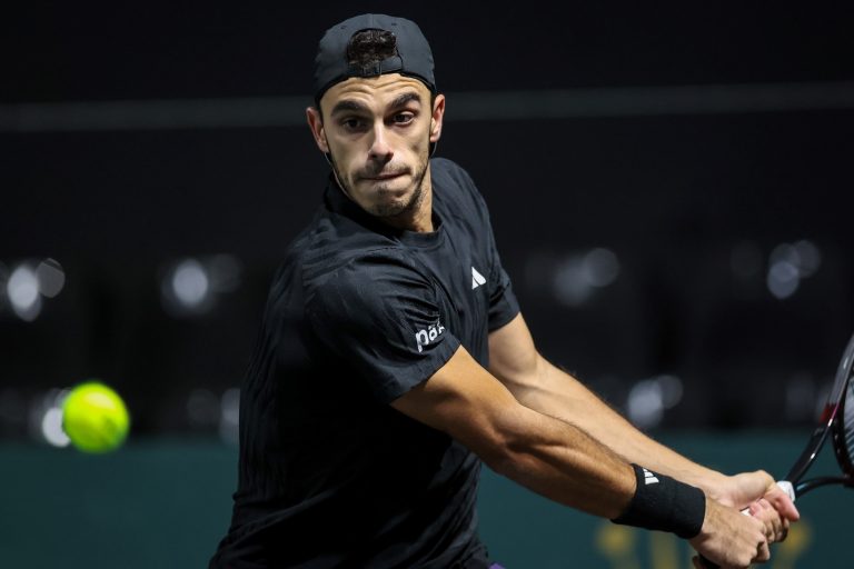 Fran Cerúndolo venció a Kecmanović y se metió en los octavos del Masters 1000 de París