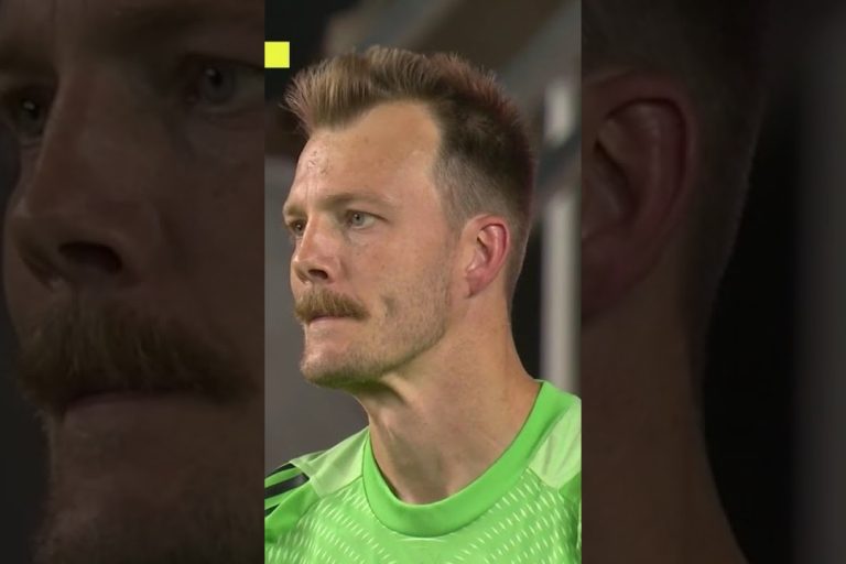 Video: MÁS FÁCIL IMPOSIBLE: Messi aprovechó un blooper y marcó su doblete | MLS on Apple | #Shorts