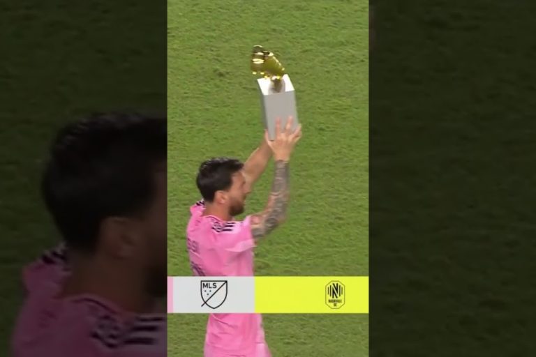 Video: UNA MÁS PARA EL GOAT: Leo Messi recibió la BOTA DE ORO en la #MLS | MLS on Apple | #Shorts