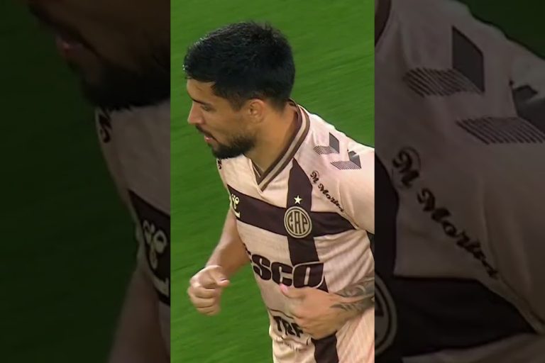 Video: ¡LOS HINCHAS DE INDEPENDIENTE LE TIRARON COMIDA PARA PERROS A SUS JUGADORES! | #Shorts