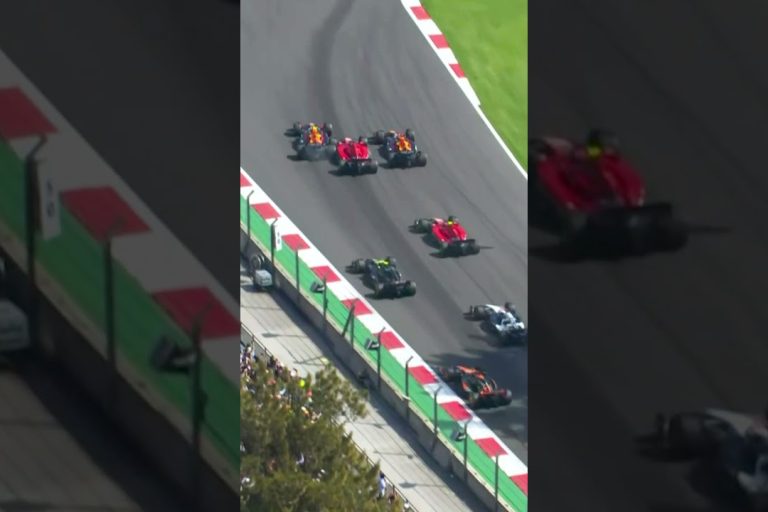 Video: ¿LA PEOR PESADILLA PARA UN PILOTO LOCAL? ESTO LE PASÓ A CHECO PÉREZ EN MÉXICO 2023 | #Shorts