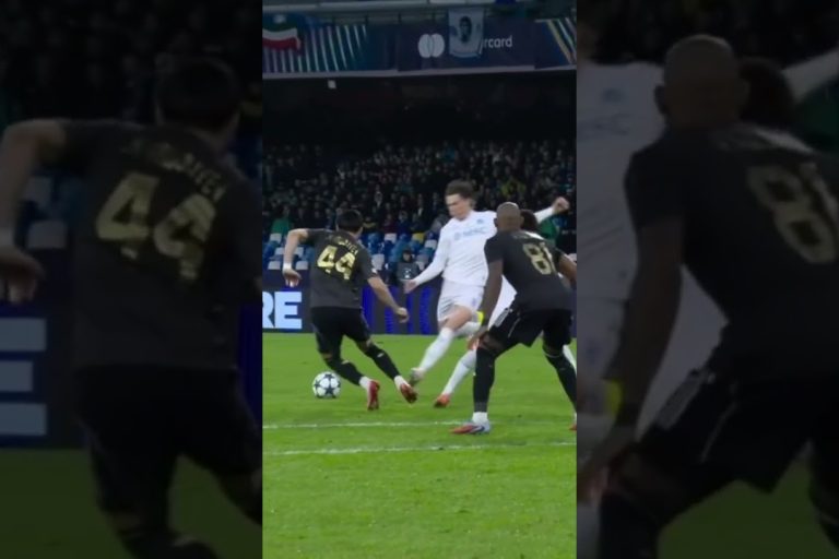 Video: ¡NOOO, QUÉ DOLOR! Impactante pelotazo a Medina en pleno partido de Champions | #Shorts