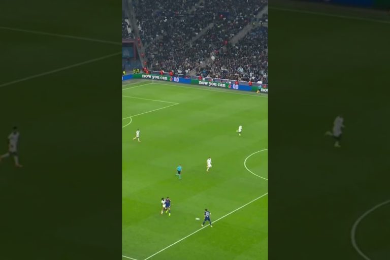 Video: ¡LA COMBA DEL AÑO! Pope salió mal y Aubameyang definió con un efecto irreal | #Shorts