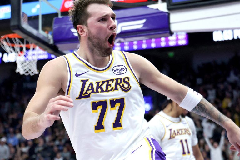 Luka Doncic sigue rompiéndola en la NBA: logró otro récord frente a los Lakers
