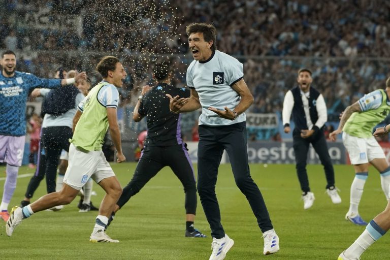 Costas, después del triunfo de Racing: del “se ganó con pasión” a una confesión