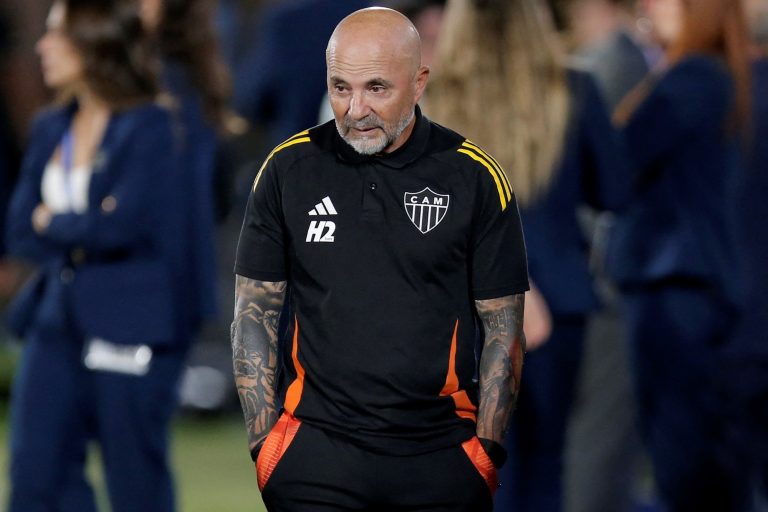 Sampaoli caliente por la derrota con Lanús: “Ellos nunca nos preocuparon” y se sacó la medalla en el festejo