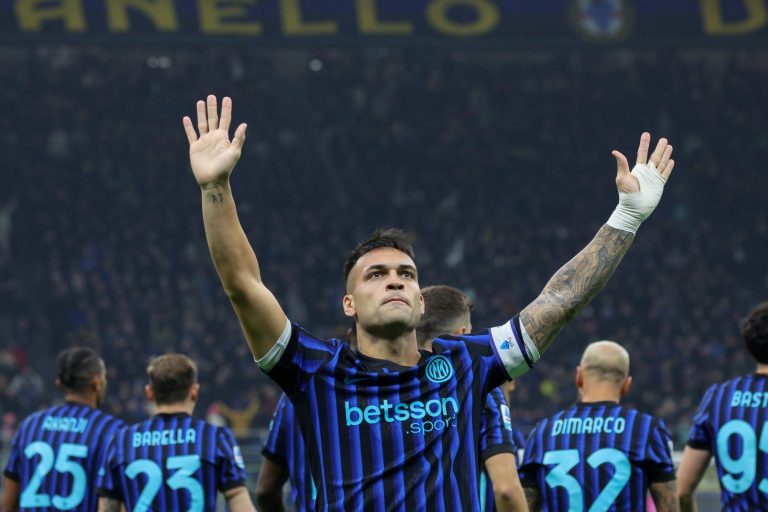 Con Lautaro de titular y capitán, el Inter recibe al Milan y busca ser el líder de la Serie A