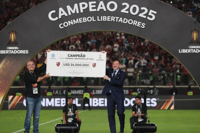 El presidente de Flamengo se quejó por la participación del campeón de la Libertadores en la Copa Intercontinental