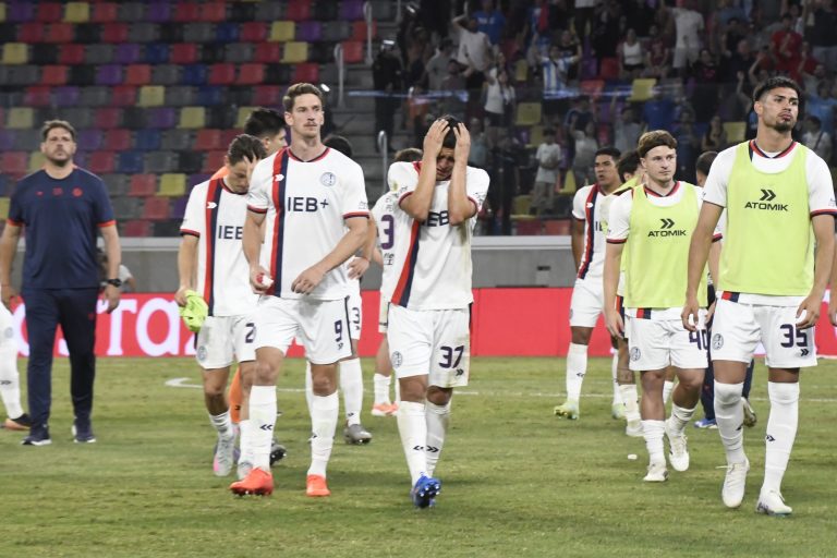 San Lorenzo: el apoyo de los hinchas al equipo y la emoción de Ayude
