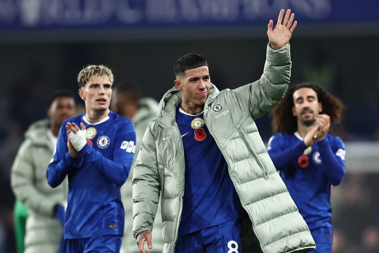 El Chelsea de los argentinos busca una victoria para achicar la distancia con la cima