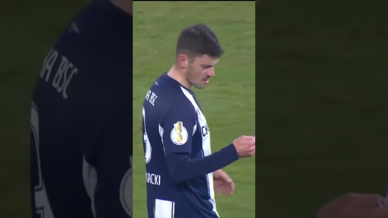 Video: ¿Qué decía el CURIOSO PAPEL de la goleada 6-1 entre Hertha Berlin y Kaiserslautern? | #Shorts