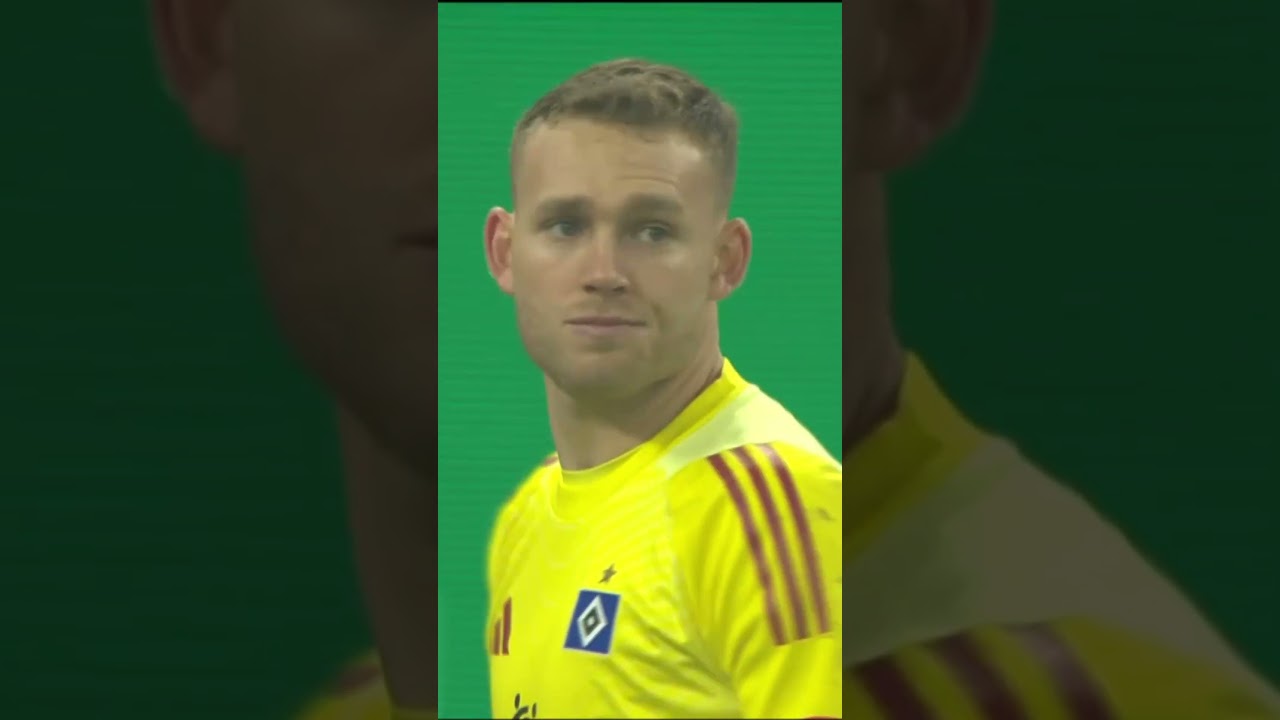 Video: ¿GOL?, ¿PALO?, ¿SALVADA? El penal MÁS INSÓLITO del 2025 | #Shorts