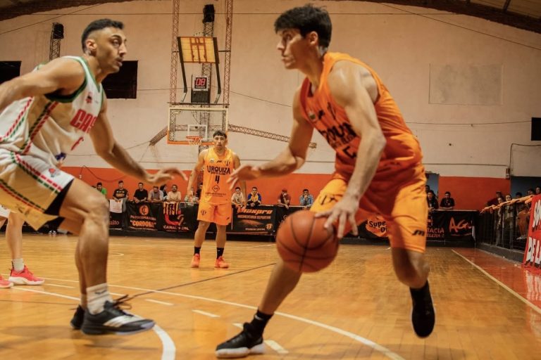 Regatas empató su serie; Urquiza, cerca de la final