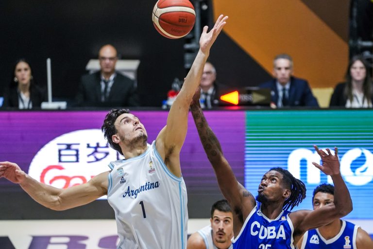 Argentina le dio un golpe a Cuba y mantiene su récord impecable en las Eliminatorias al Mundial de básquet